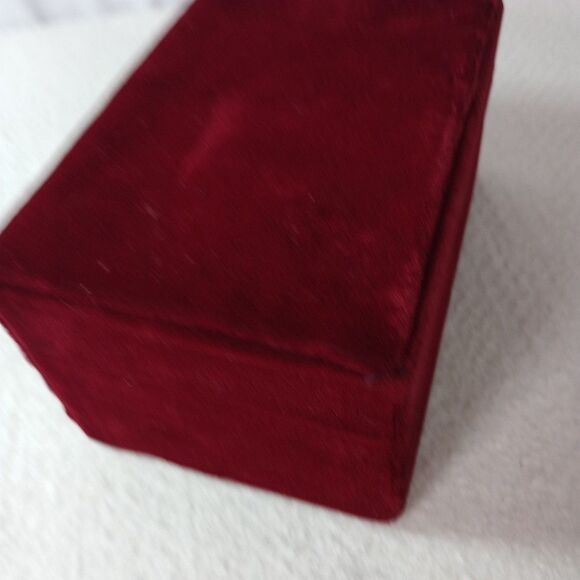 Red Velvet Gift Box Satin Lined 6.5"x4.25"x3.5" Jewelry Keepsake Display - Picture 2 of 13